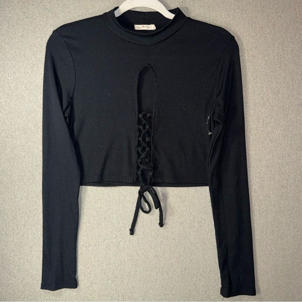 Heart & Hips Size large black long sleeve cutout lace up long sleeve crop top